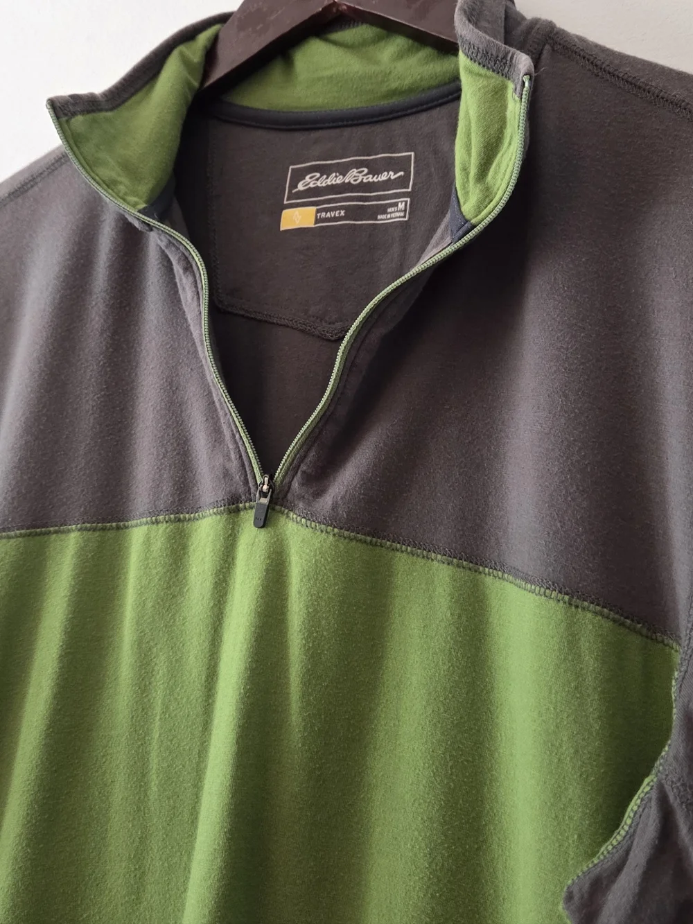 Eddie Bauer Half-Zip Travex Green and Grey Pullover Size M
